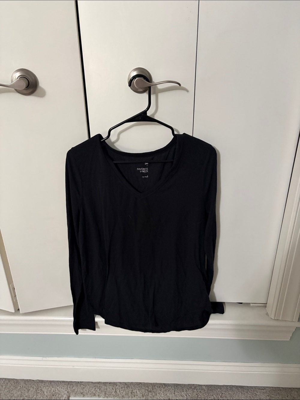 Everyday V-Neck Long Sleeve Top - Black